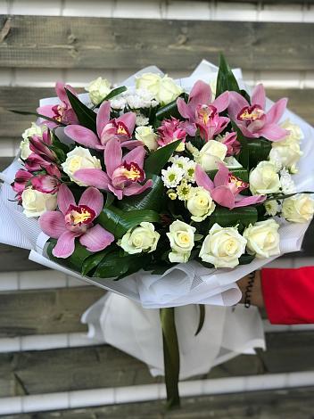 Букет цветов из: Розы и Хризантемы в Якорная Щель