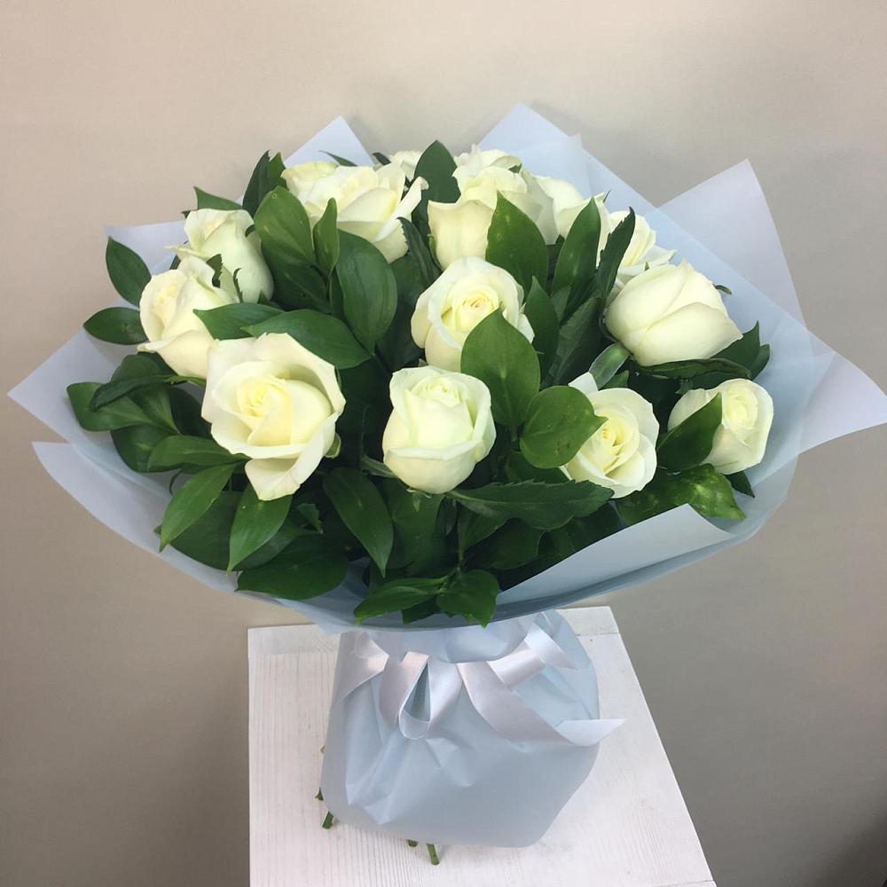 Букет 15 Белых роз Проуд в Якорная Щель
