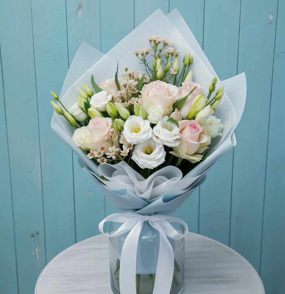 Букет цветов из: Розы и Лизиантусы в Якорная Щель