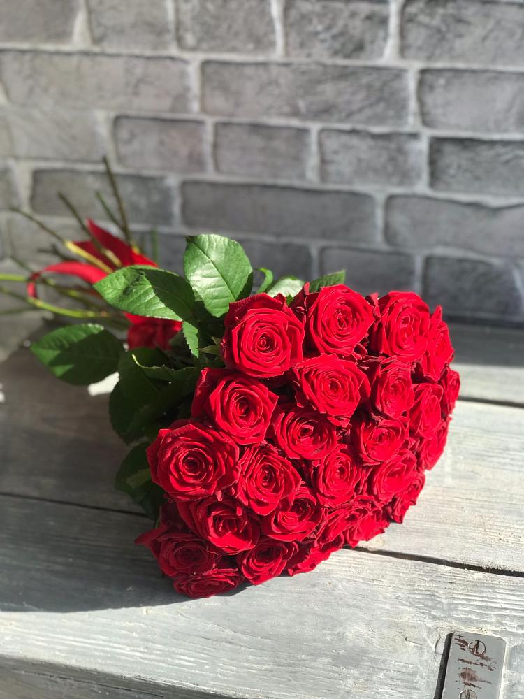 Букет Красные розы Фридом в Якорная Щель