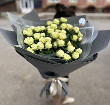Букет Белые кустовые розы Солинеро в Якорная Щель