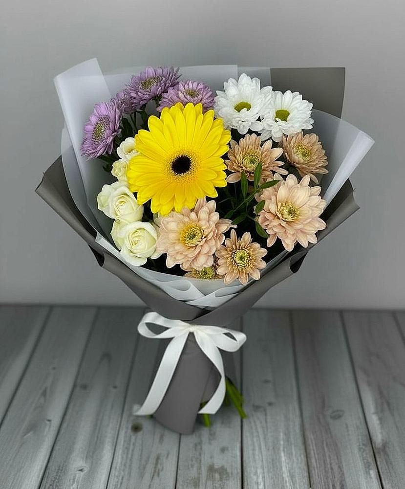 Букет цветов из: Розы, Герберы и Хризантемы в Якорная Щель