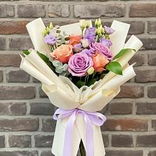 Букет цветов из:  Лизиантусы и Розы в Якорная Щель