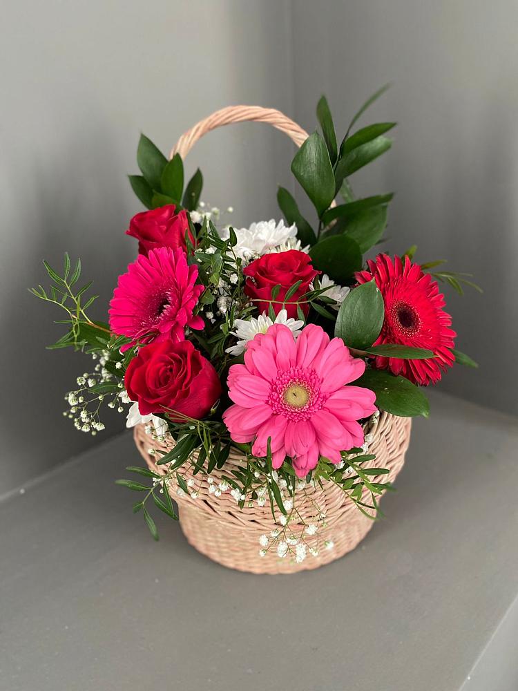 Цветочная композиция из Розы, Хризантемы и Герберы в корзине в Якорная Щель
