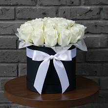 Цветочная композиция из Розы в шляпной коробке #REPLACE_PRED# Якорная Щель